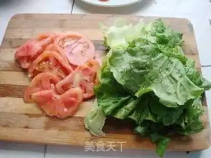 Make Tomato omelet soup step 1