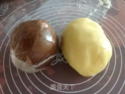 Make Panda cookies step 4