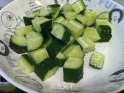 Make Black pepper beef and cucumber step 2