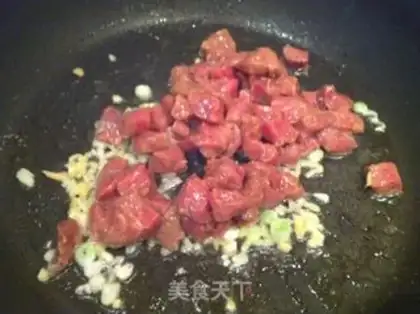 Make Black pepper beef and cucumber step 4