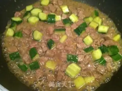 Make Black pepper beef and cucumber step 7
