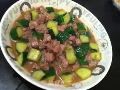 Make Black pepper beef and cucumber step 8