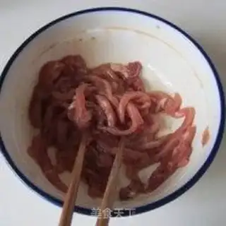 Make Frozen chicken silk potato powder step 1