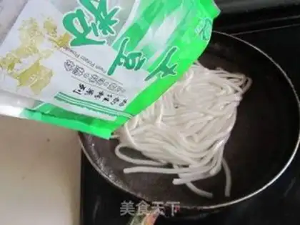 Make Frozen chicken silk potato powder step 2