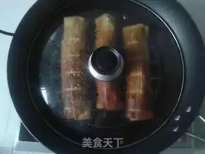 Make Garlic bacon rolls step 3