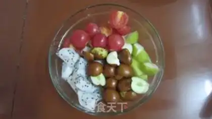 Make Autumn fruit salad step 2