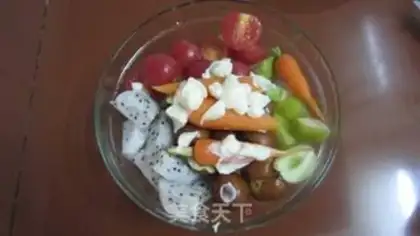 Make Autumn fruit salad step 4