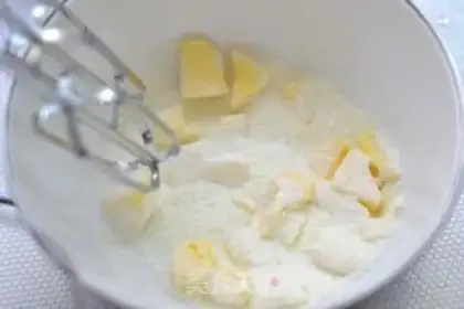 Make raisin soufflés step 1