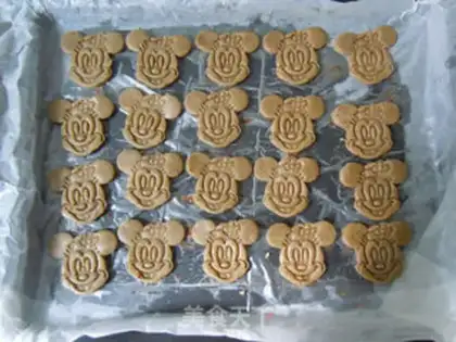 Make Minnie sesame cookies step 6