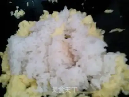 Make Pelican egg fried rice step 3