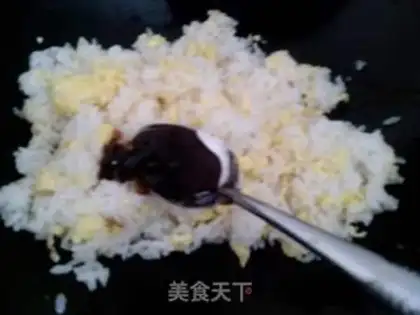 Make Pelican egg fried rice step 4