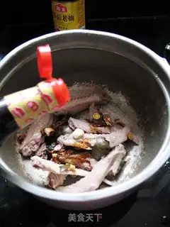 Make The licorice halogen wings step 6