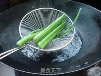 Make Celery apple juice step 0