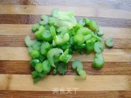 Make Celery apple juice step 1