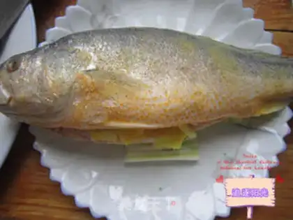 Make Garlic yellowfish step 2