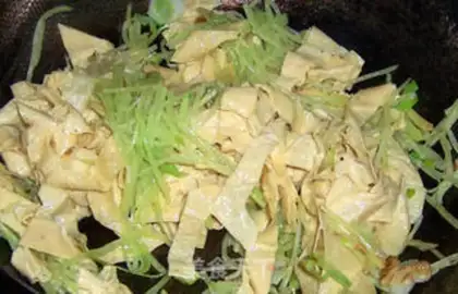 Make Clear the oil and radish step 3