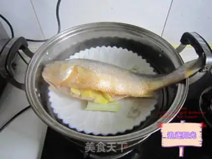 Make Garlic yellowfish step 3