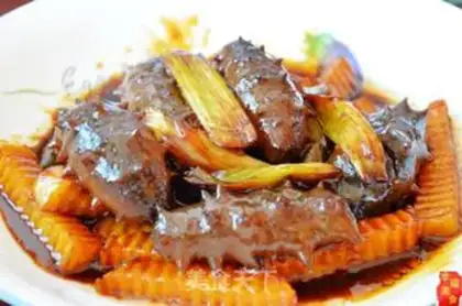 Make Onion potatoes burn sea cucumber step 5