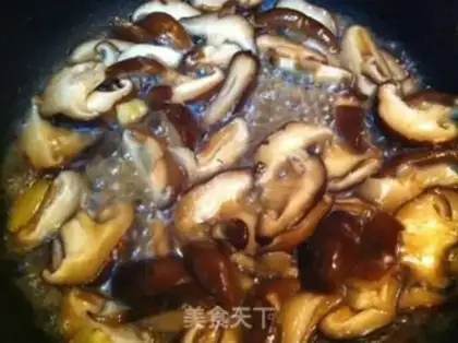 Make Yellow mushroom fried meat step 7