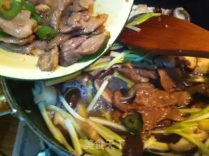 Make Yellow mushroom fried meat step 10