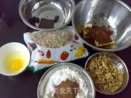 Make walnut chocolate plate step 0