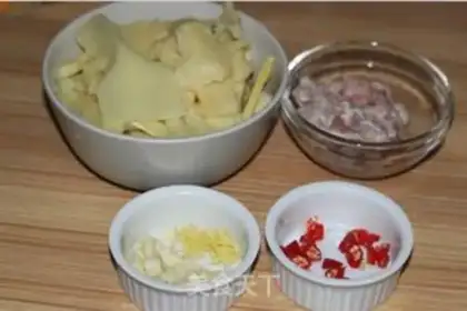 Make The meat and bamboo step 0