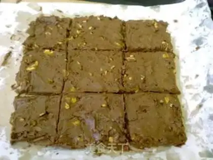 Make walnut chocolate plate step 10