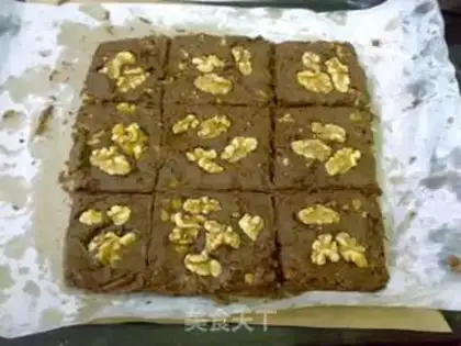 Make walnut chocolate plate step 11