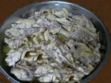 Make Black pepper beef and cucumber step 0