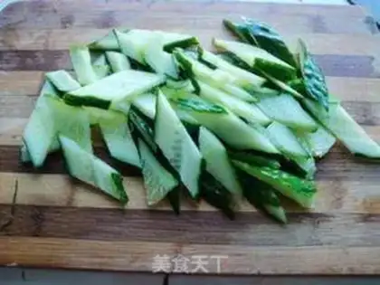 Make cucumber egg soup step 0