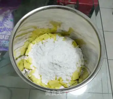 Make Two-coloured panda cookies step 0