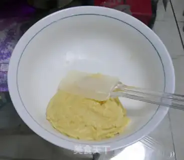 Make Two-coloured panda cookies step 2