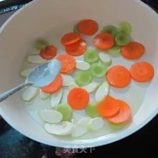 Make Three pieces of curry step 4