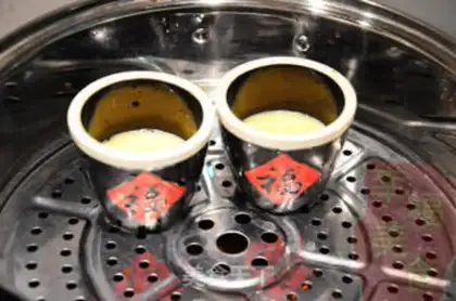Make Crab steamed eggs step 2