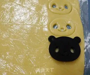 Make Two-coloured panda cookies step 7