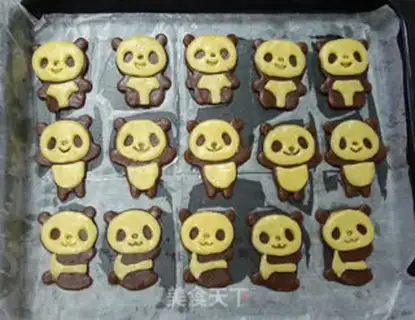 Make Two-coloured panda cookies step 8