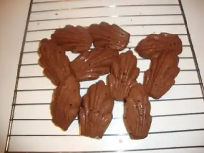 Make Chocolate Madeleine step 10