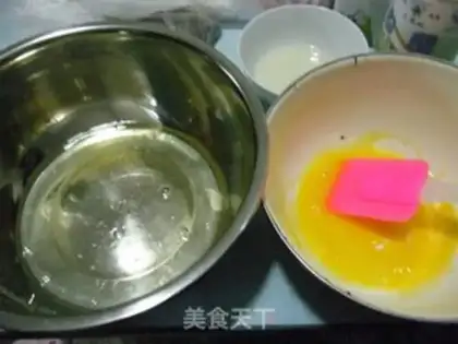 Make raisin cake roll step 1