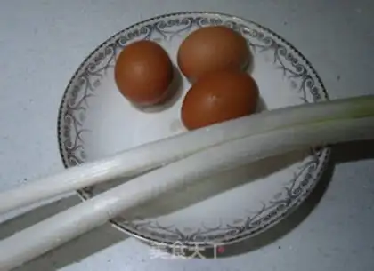 Make Onions, fried eggs step 0