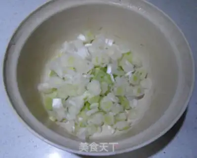 Make Onions, fried eggs step 1