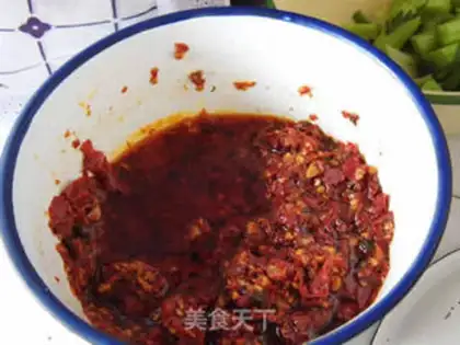 Make Spicy shrimp from a dry pot step 2