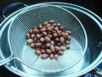 Make Peanuts with radish step 2