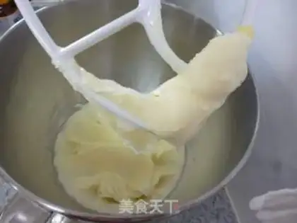 Make Black and white, two-colour bear cookies step 0