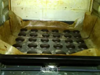 Make Chocolate Macalon step 11