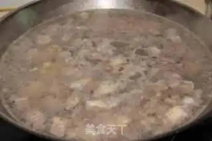 Make Fresh beef soup step 1