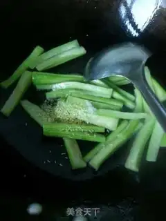 Make Flowers and melon soup step 4
