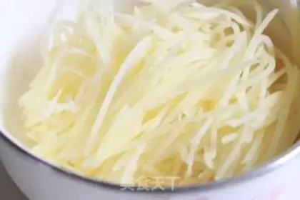 Make Spicy potatoes step 0