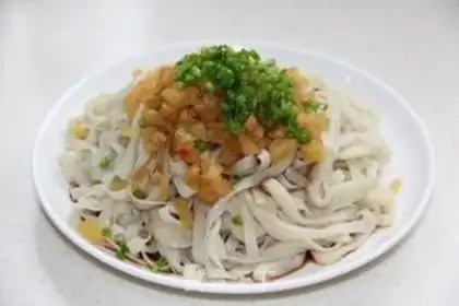 Make Hot dry noodles step 6