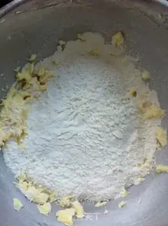 Make Kitty Cat Cookie step 2