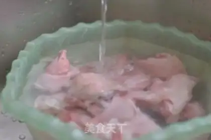 Make High-pressure pans burning pigs